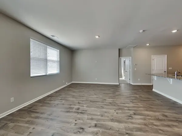 7249 Sunny Parks Dr, White House, TN 37188