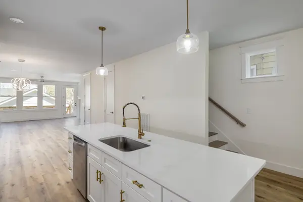 340A Peachtree St, Nashville, TN 37210