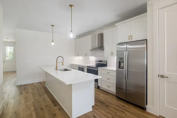 340A Peachtree St, Nashville, TN 37210