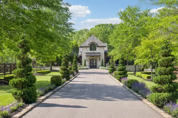 5715 Greenbrier Rd, Franklin, TN 37064