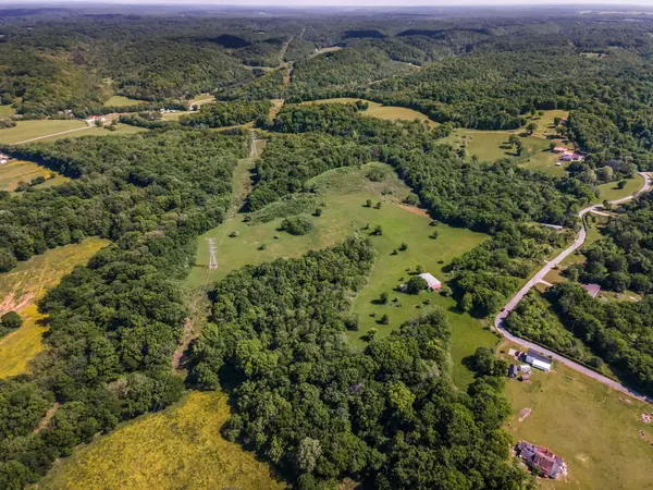 8475 Crawley Hill Rd, Mount Pleasant, TN 38474