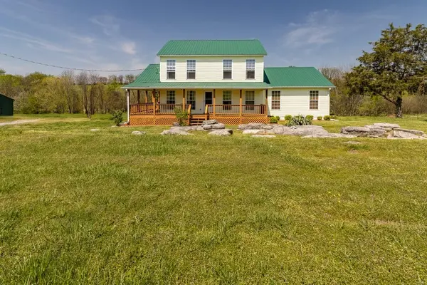 7511 Upper East Valley Rd, Pikeville, TN 37367