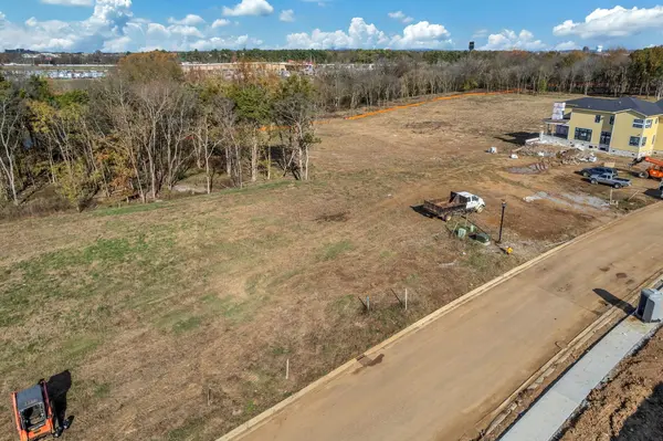 2034 Queenie Johns Dr, Murfreesboro, TN 37128