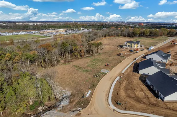 2034 Queenie Johns Dr, Murfreesboro, TN 37128