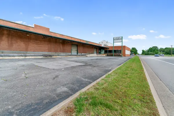 4000 Memorial Blvd, Springfield, TN 37172