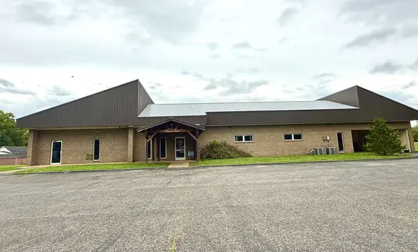 411 W Gaines St, Lawrenceburg, TN 38464