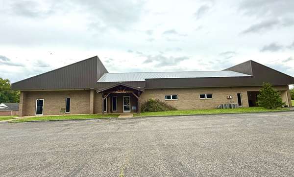 411 W Gaines St, Lawrenceburg, TN 38464