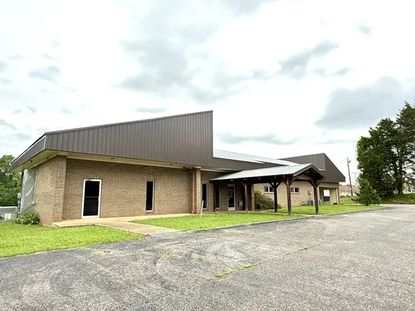 411 W Gaines St, Lawrenceburg, TN 38464