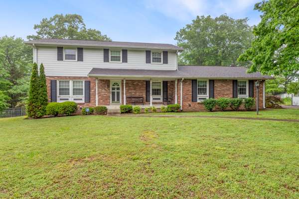 103 Forrest Hills Dr, Dickson, TN 37055