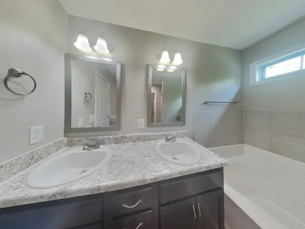 542 Magnolia Dr, Clarksville, TN 37042