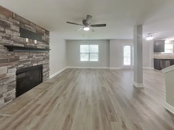 542 Magnolia Dr, Clarksville, TN 37042