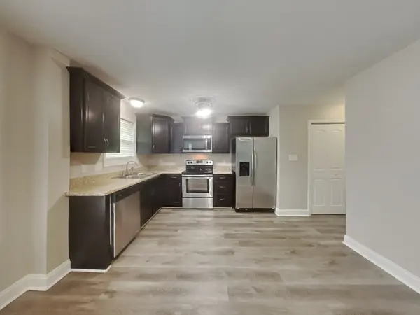 542 Magnolia Dr, Clarksville, TN 37042