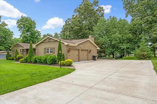 1809 Country Club Dr, Tullahoma, TN 37388