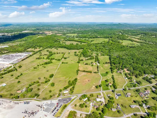 2600 SE Tater Peeler Rd, Lebanon, TN 37090