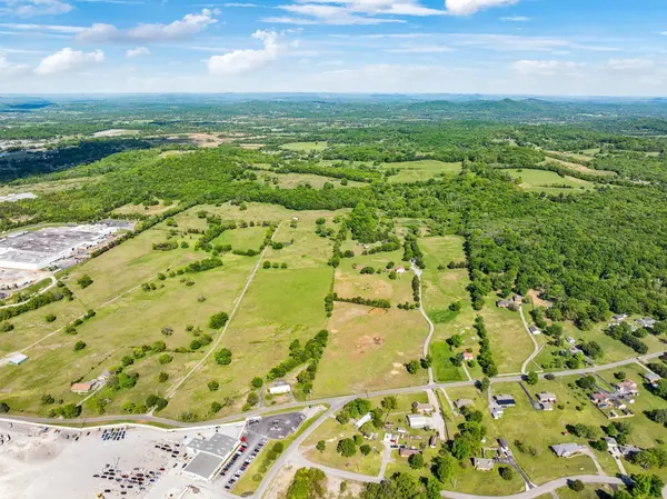 2600 SE Tater Peeler Rd, Lebanon, TN 37090