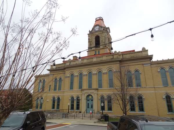 429 West Court Sq, Springfield, TN 37172