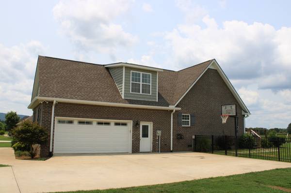 400 Collins Run, Mcminnville, TN 37110