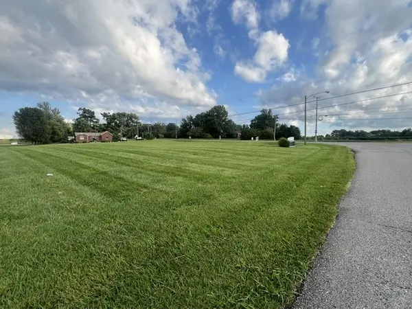 709 N Broadway, Portland, TN 37148