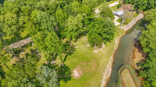 1820 Pinhook Rd, Savannah, TN 38372