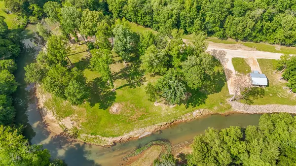 1820 Pinhook Rd, Savannah, TN 38372