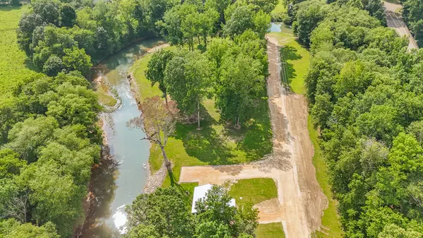 1820 Pinhook Rd, Savannah, TN 38372