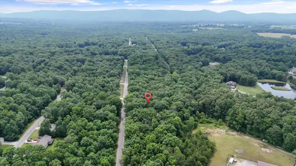 7030 Ute Ln, Crossville, TN 38572