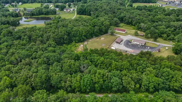 7030 Ute Ln, Crossville, TN 38572