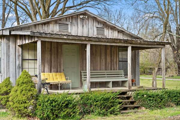 35 Airport Ln, Stewart, TN 37175