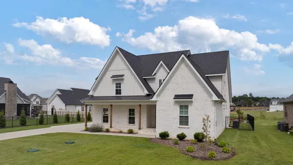 2707 Congress Dr, Murfreesboro, TN 37128
