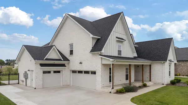 2707 Congress Dr, Murfreesboro, TN 37128