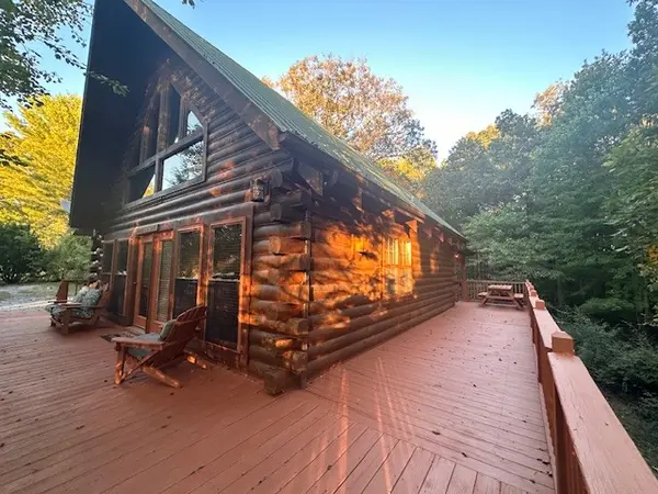 10 Meadow Brook Ln, Spencer, TN 38585