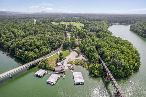 1967 Rock Island Rd, Rock Island, TN 38581