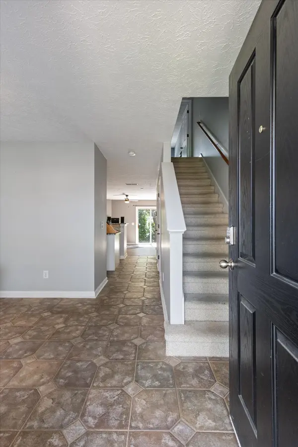 566 Flintlock Ct, Nashville, TN 37217
