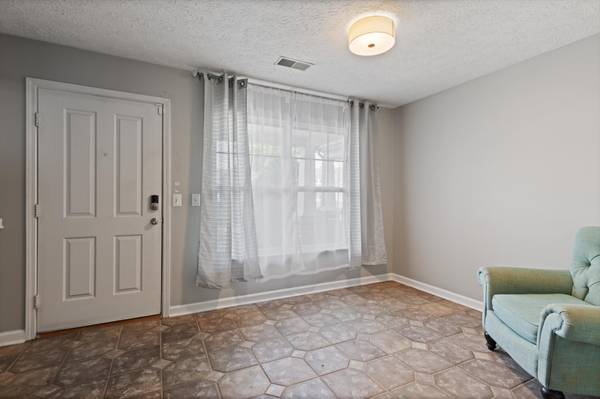 566 Flintlock Ct, Nashville, TN 37217