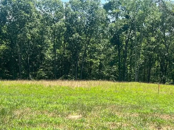 9 Summer Lake Ct, Winchester, TN 37398