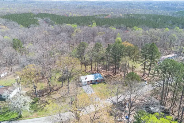 2540 Grays Bend Rd, Centerville, TN 37033