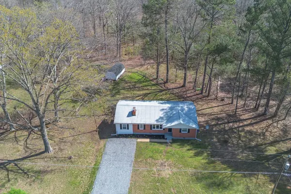 2540 Grays Bend Rd, Centerville, TN 37033