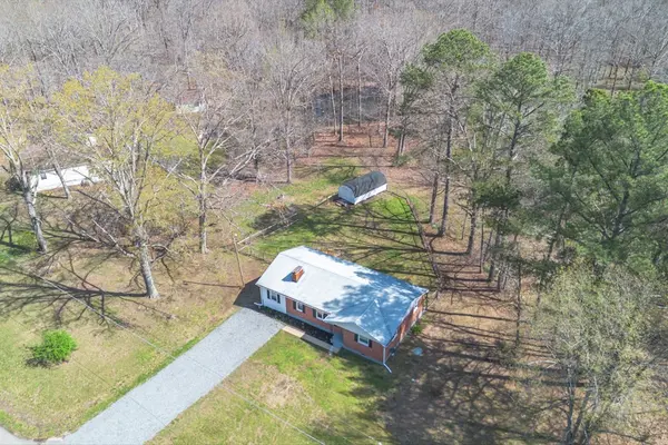 2540 Grays Bend Rd, Centerville, TN 37033
