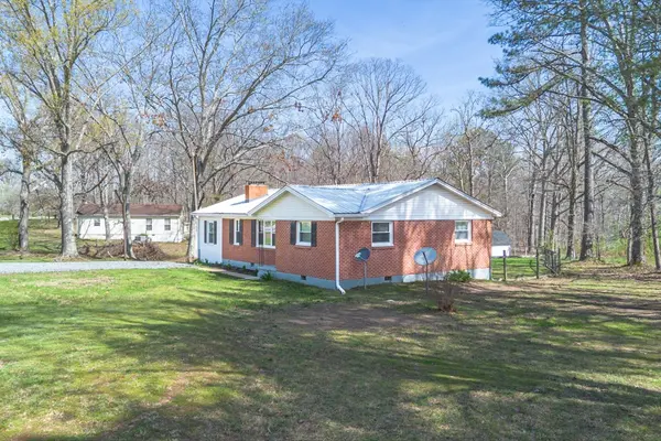 2540 Grays Bend Rd, Centerville, TN 37033