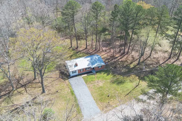 2540 Grays Bend Rd, Centerville, TN 37033