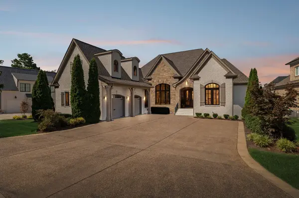 3033 Lakeshore Dr, Old Hickory, TN 37138