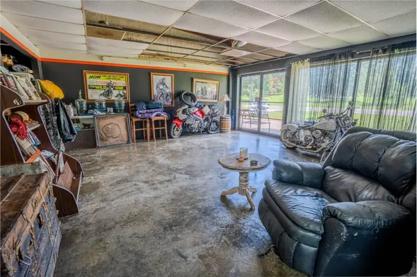 2543 Highway 43 #S, Leoma, TN 38468
