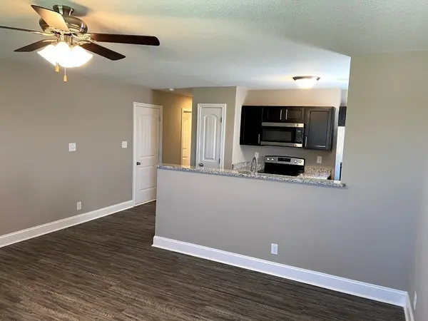 555 Heritage Point Dr #B, Clarksville, TN 37042