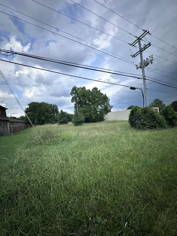 2255 Fort Campbell Blvd, Clarksville, TN 37042