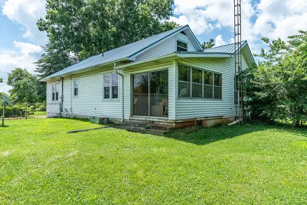 2450 Pembroke Rd, Hopkinsville, KY 42240