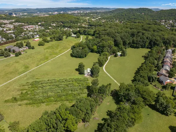 4092 Clovercroft Rd, Franklin, TN 37067