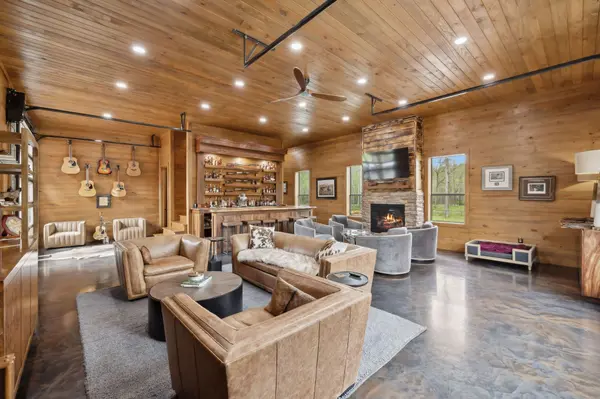 3105 Coy Hill Rd, Olivehill, TN 38475