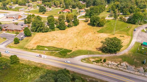 5270 New Highway 31E, Westmoreland, TN 37186