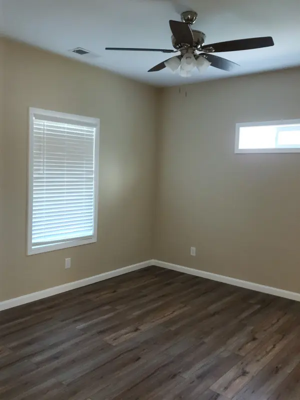 222 E Meadow Cir, Clarksville, TN 37043