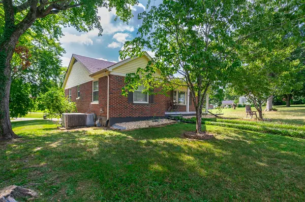 801 2nd Ave, Fayetteville, TN 37334